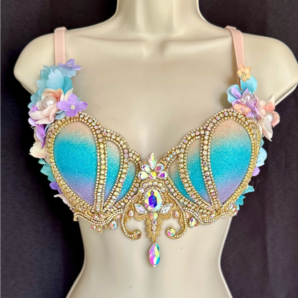 36B/34C ready to ship. Lavender, sky blue, blush mermaid top.